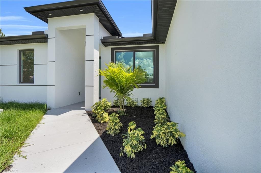 3511 27th ST SW LEHIGH ACRES, FL 33976