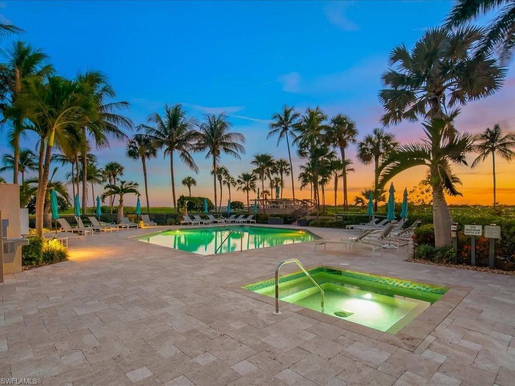 4551 Gulf Shore BLVD N 1606 NAPLES, FL 34103