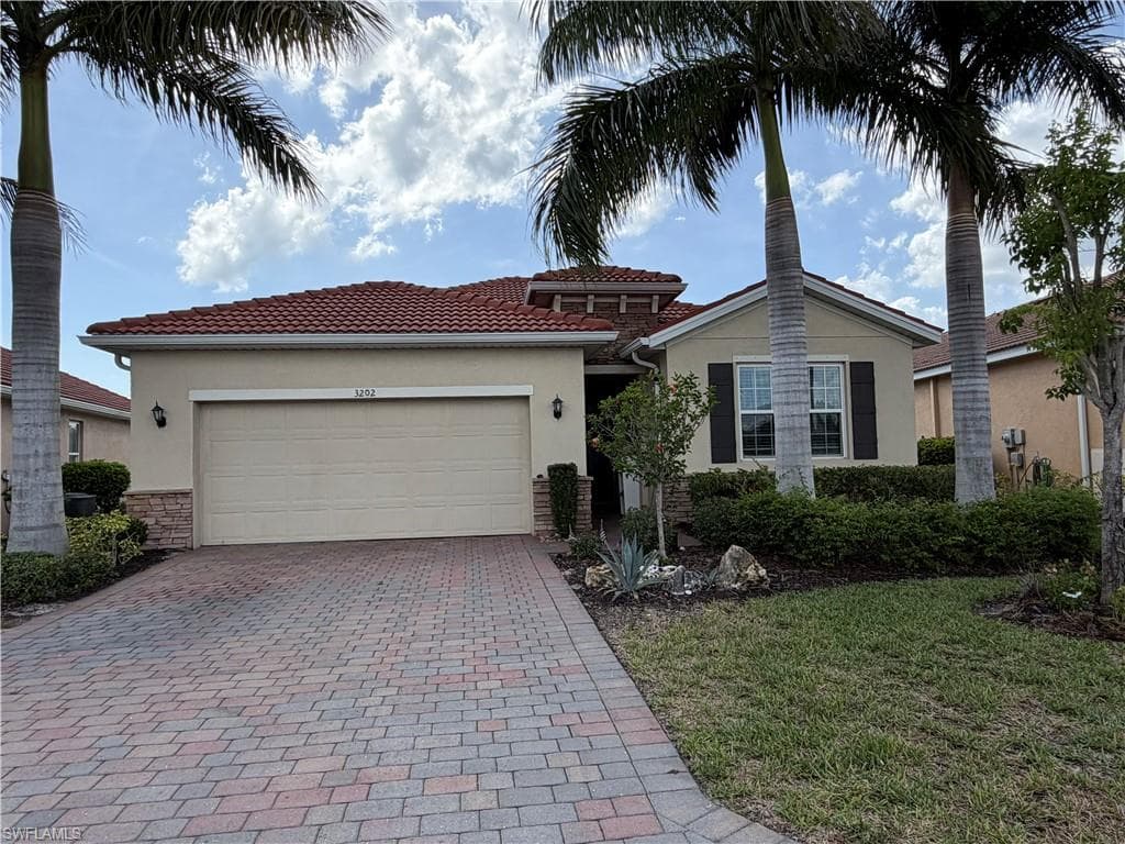 3202 Birchin LN FORT MYERS, FL 33916