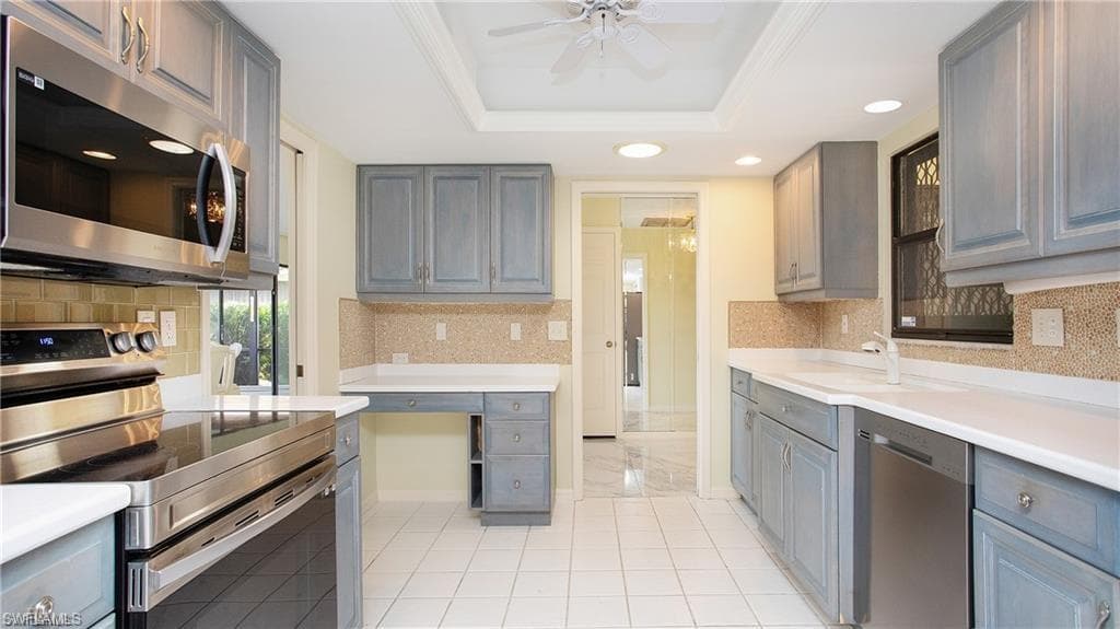 319 Reynolds CT M12 NAPLES, FL 34112