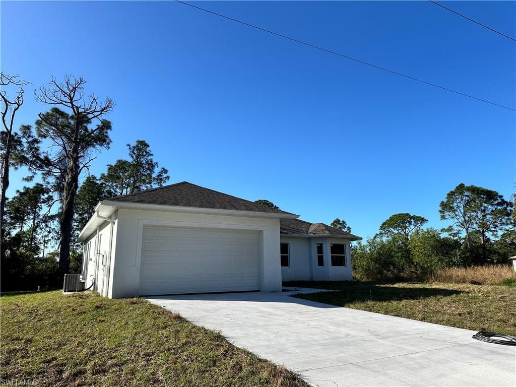 718 Chattman ST E LEHIGH ACRES, FL 33974