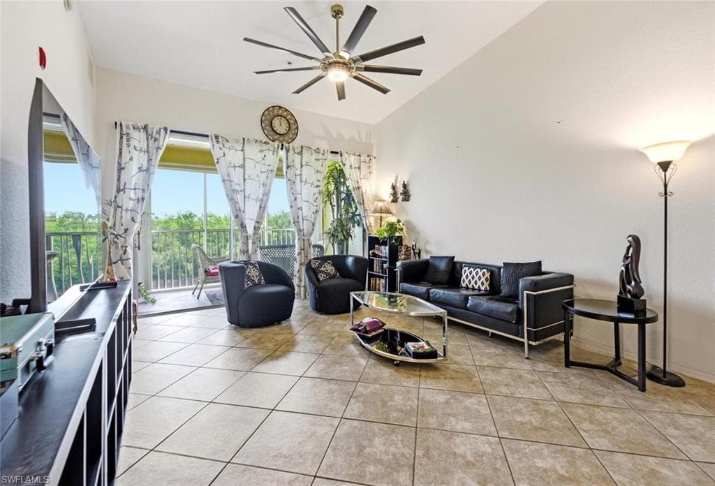 6828 Sterling Greens PL 4405 NAPLES, FL 34104