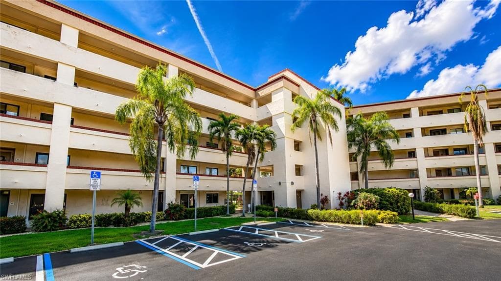 7430 Lake Breeze DR 311 FORT MYERS, FL 33907