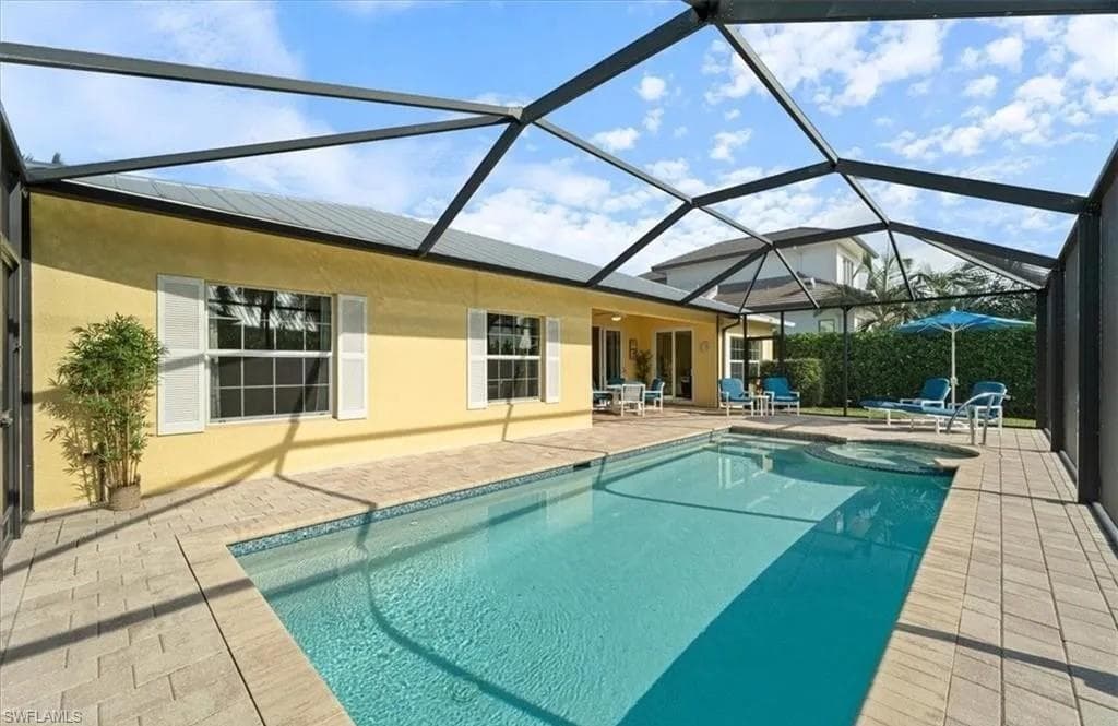 732 7th AVE N NAPLES, FL 34102