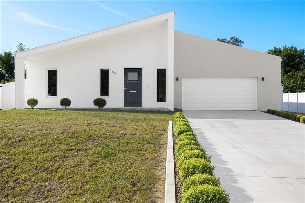 840 Carpenter ST E LEHIGH ACRES, FL 33974
