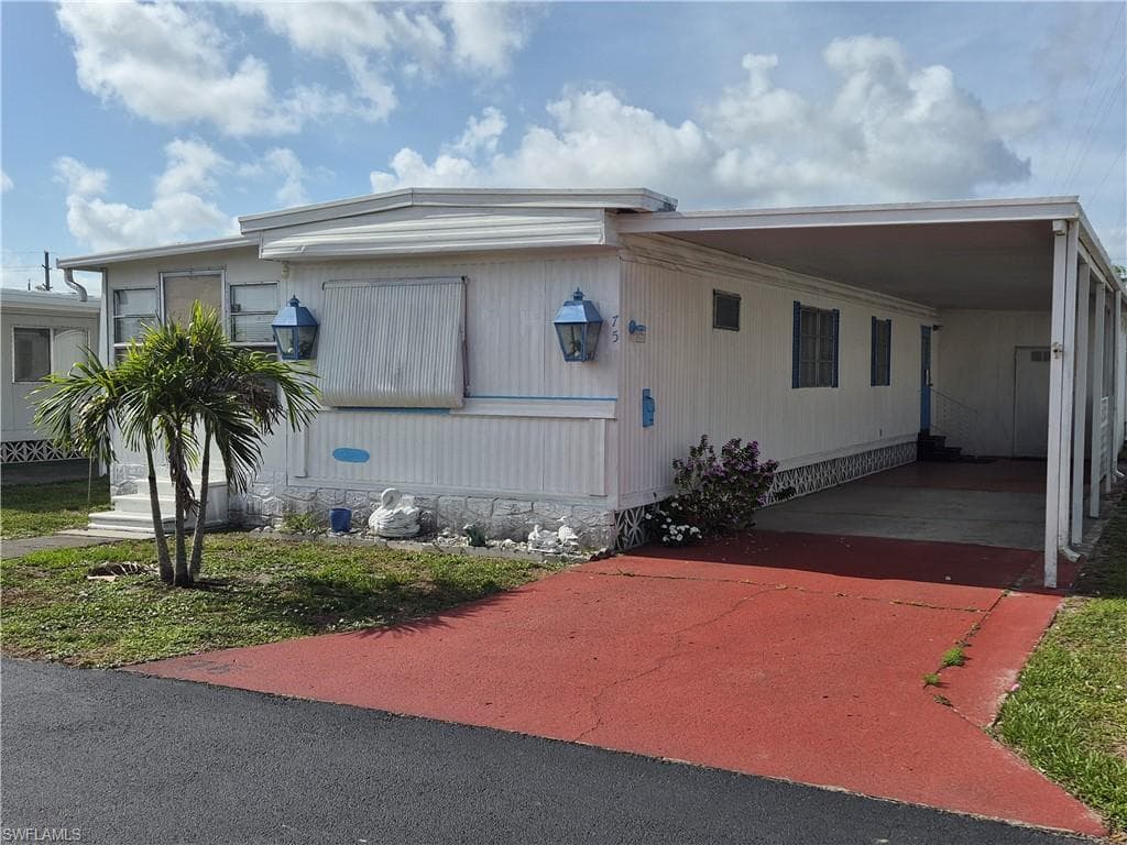 75 Hacienda BLVD FORT MYERS, FL 33905