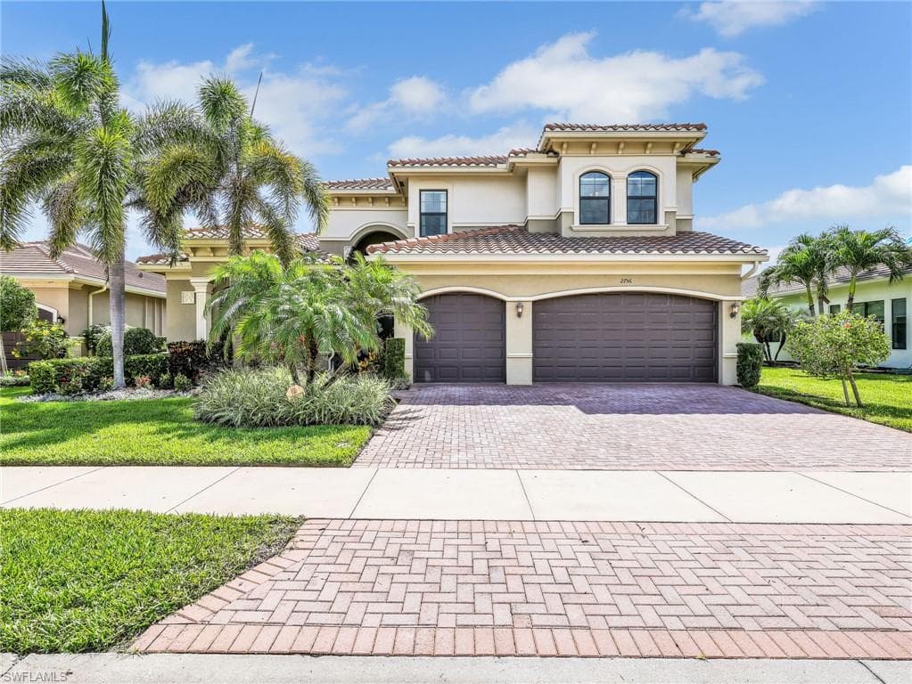 2756 Crystal WAY NAPLES, FL 34119