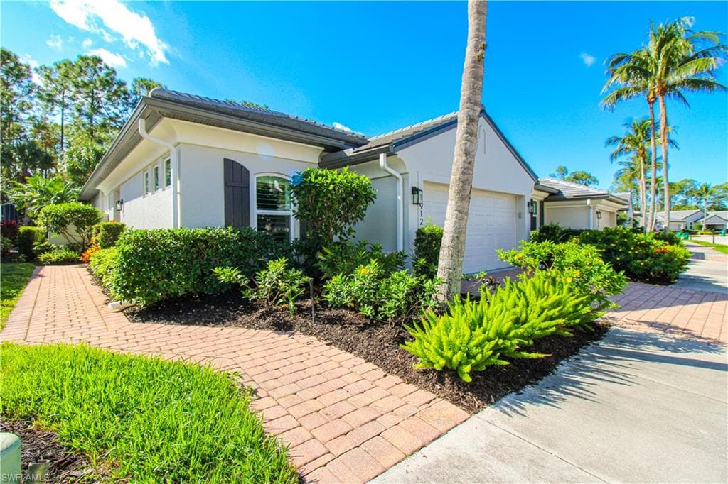 1912 Tarpon Bay DR N NAPLES, FL 34119