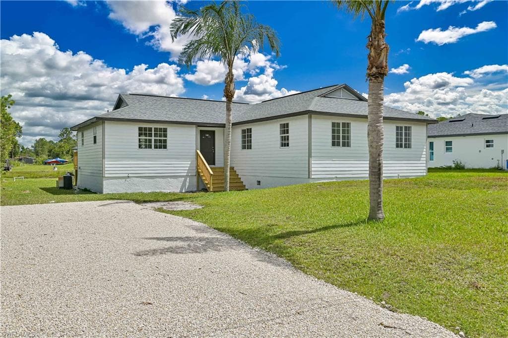 2912 28th ST W LEHIGH ACRES, FL 33971