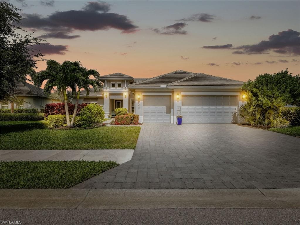 14372 Neptune AVE NAPLES, FL 34114