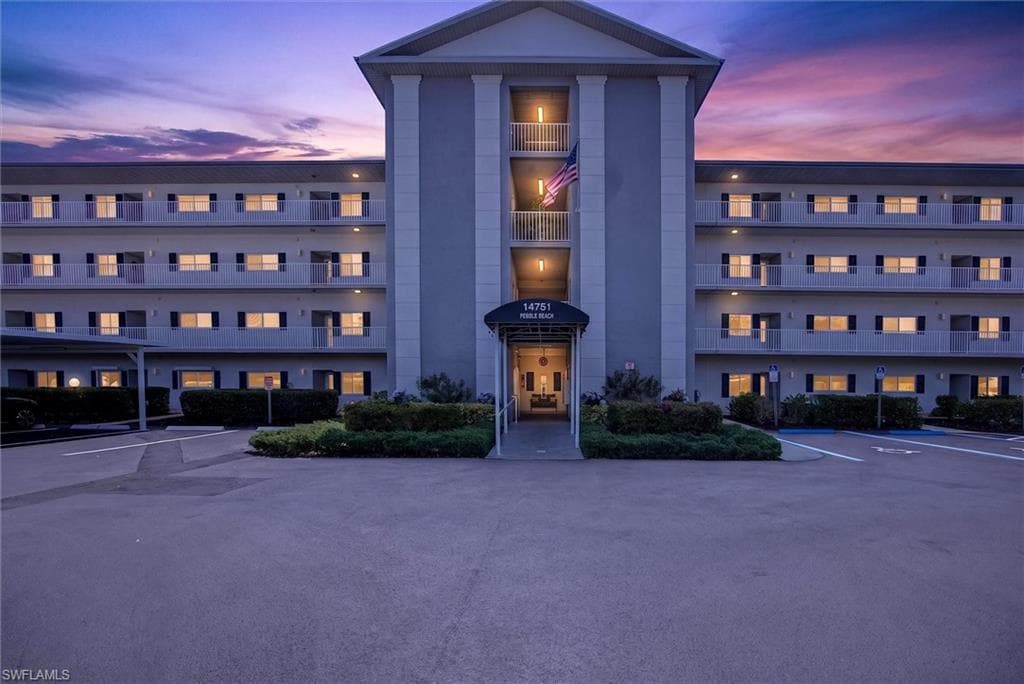14751 Hole In 1 CIR 205 FORT MYERS, FL 33919