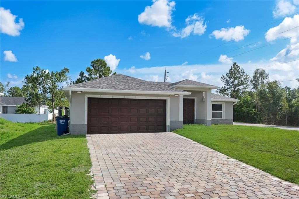 3200 41st ST W LEHIGH ACRES, FL 33971