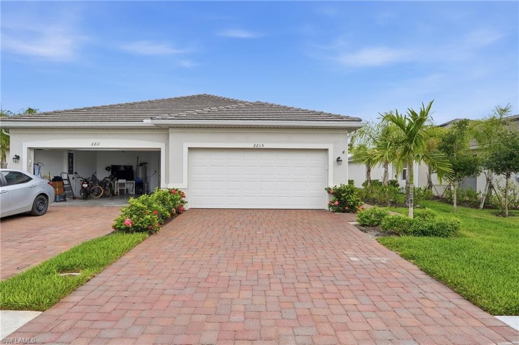 2215 Dragonfruit WAY NAPLES, FL 34120