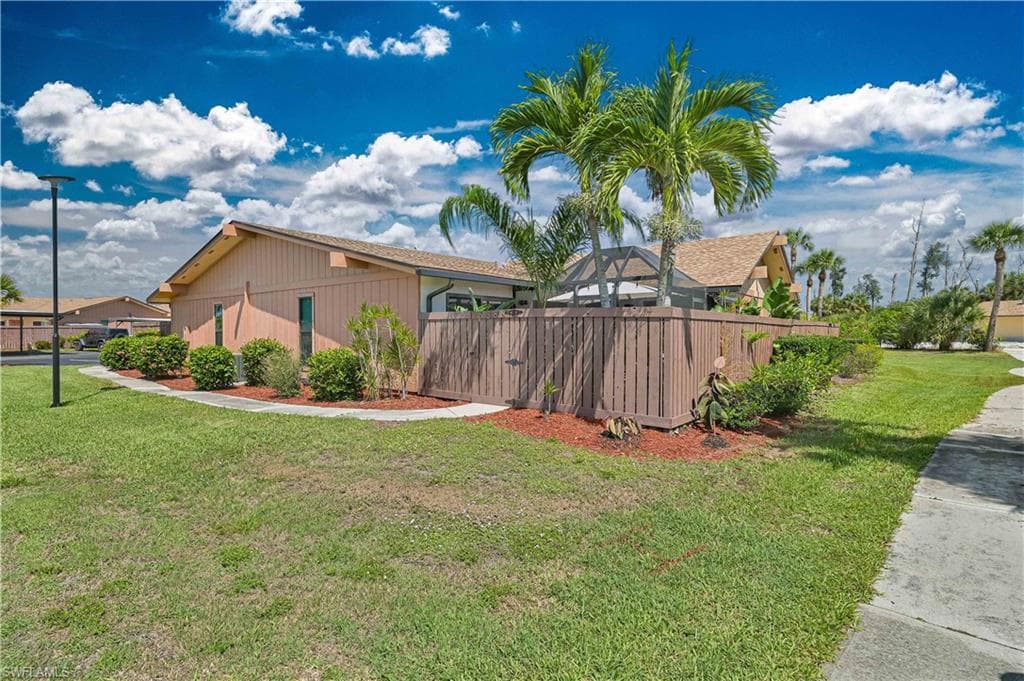 6386 Royal Woods DR FORT MYERS, FL 33908