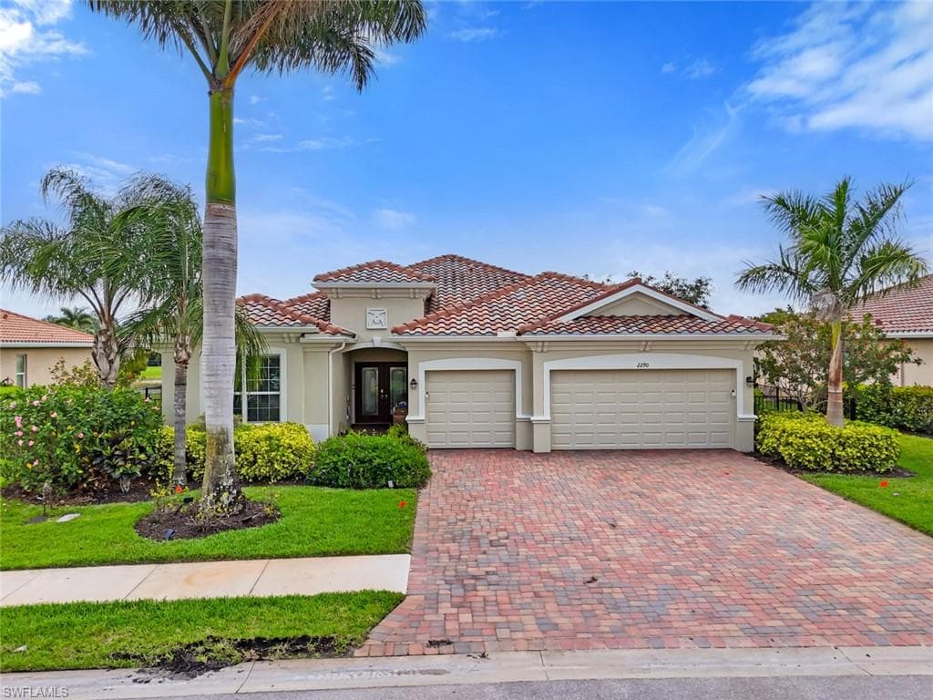 2290 Vermont LN NAPLES, FL 34120