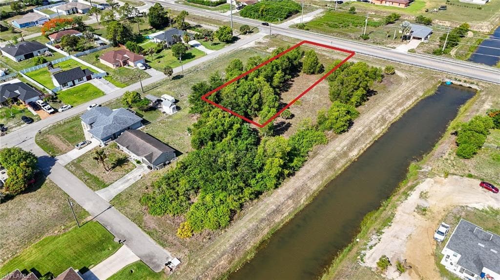 702 Gunnery RD N LEHIGH ACRES, FL 33971