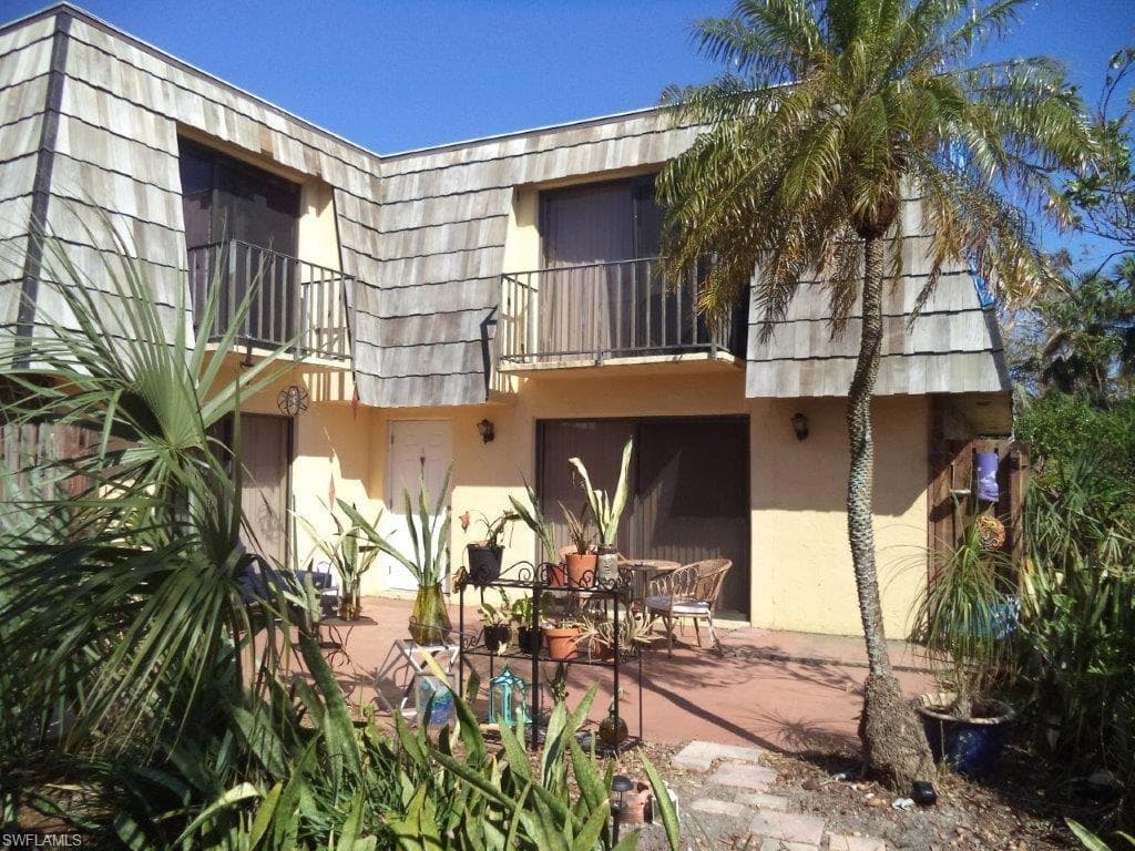 1549 Park Meadows DR 4 FORT MYERS, FL 33907