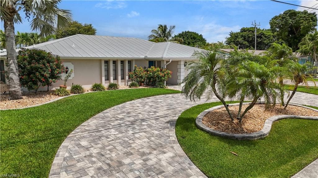 5215 Pelican BLVD CAPE CORAL, FL 33914