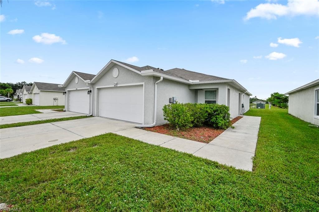 9032 Aegean CIR LEHIGH ACRES, FL 33936