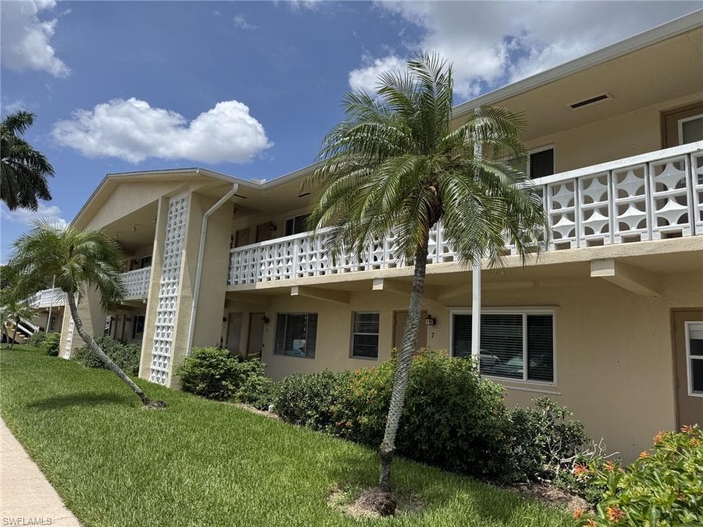 13151 Kings Point DR 7A FORT MYERS, FL 33919