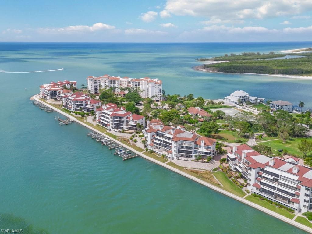 232 La Peninsula BLVD 232 NAPLES, FL 34113