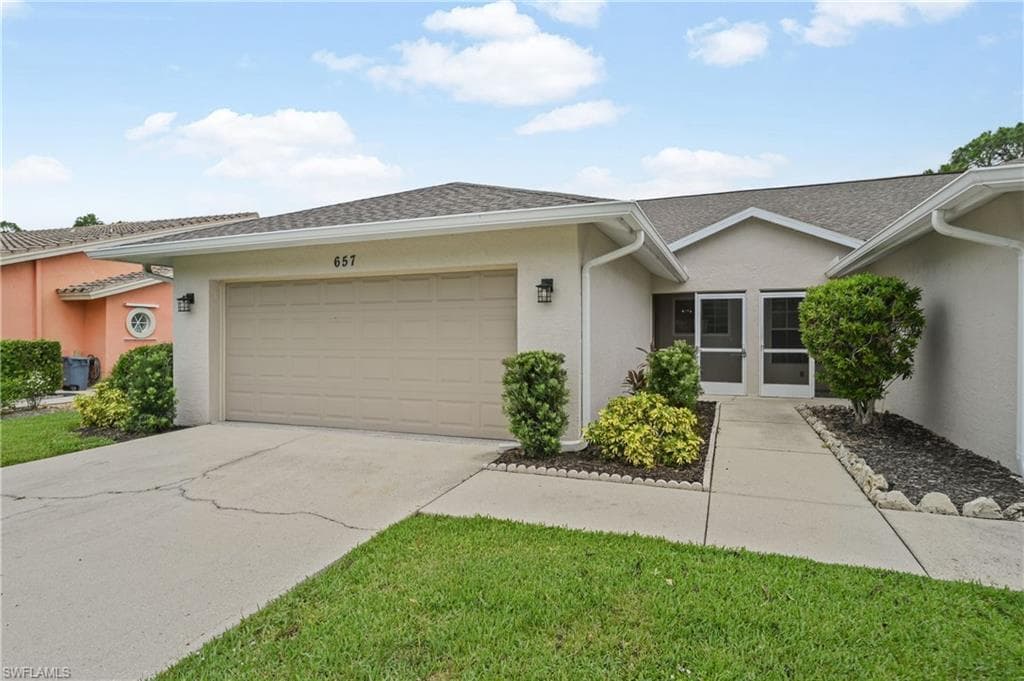 657 Saint Andrews BLVD NAPLES, FL 34113