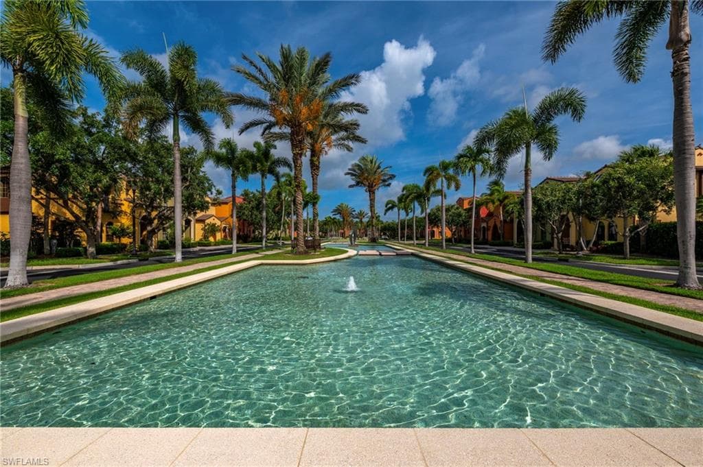 9066 Albion LN N 5106 NAPLES, FL 34113