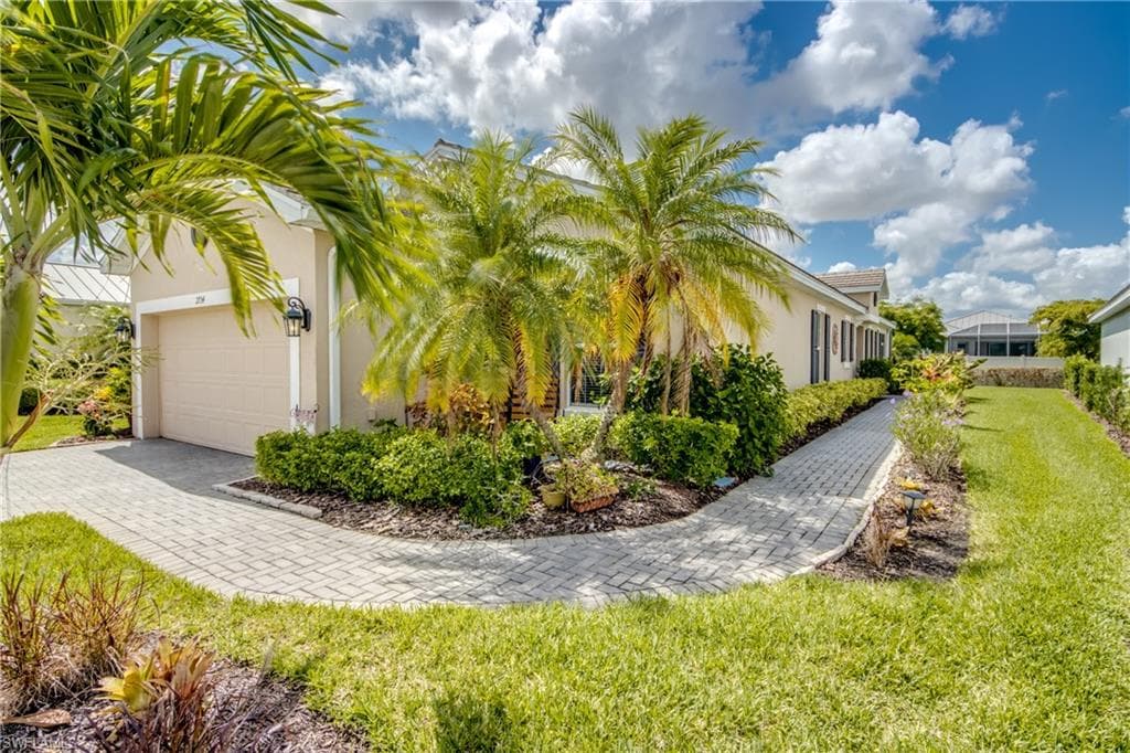 2734 Vareo CT CAPE CORAL, FL 33991