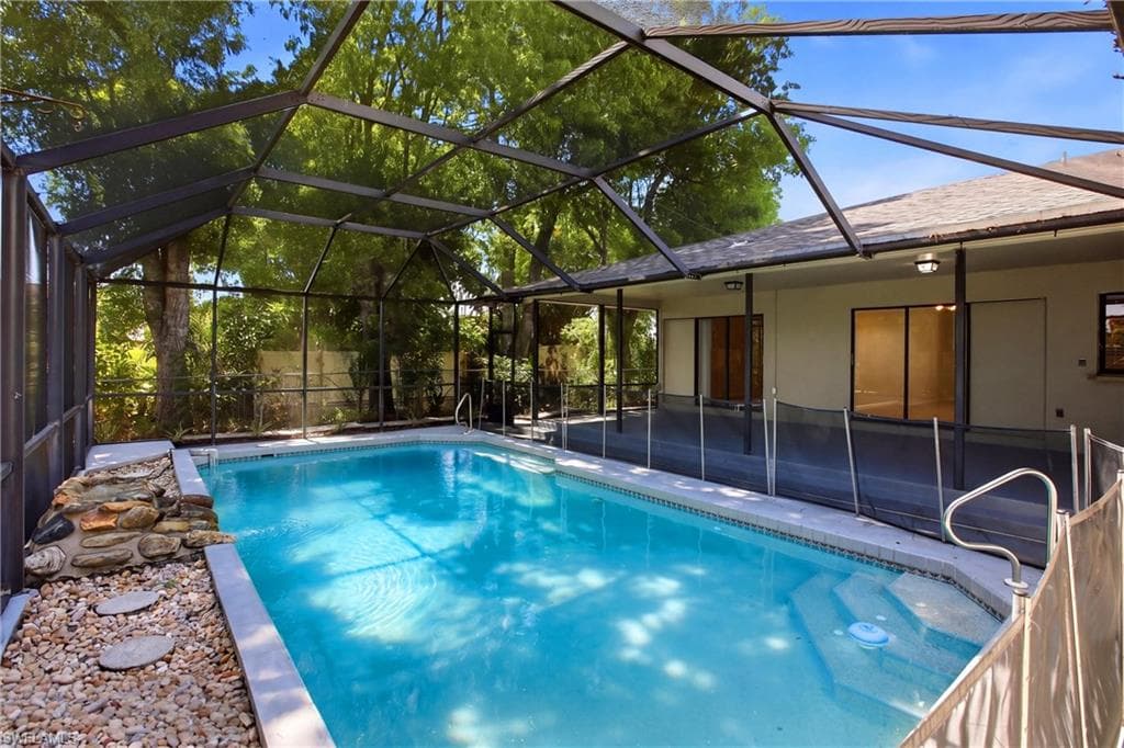 8486 Garden RD FORT MYERS, FL 33967