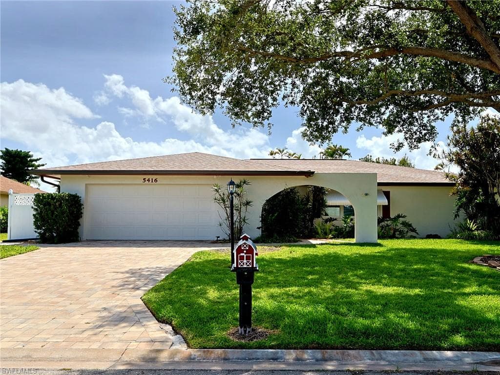 5416 Brandy CIR E FORT MYERS, FL 33919