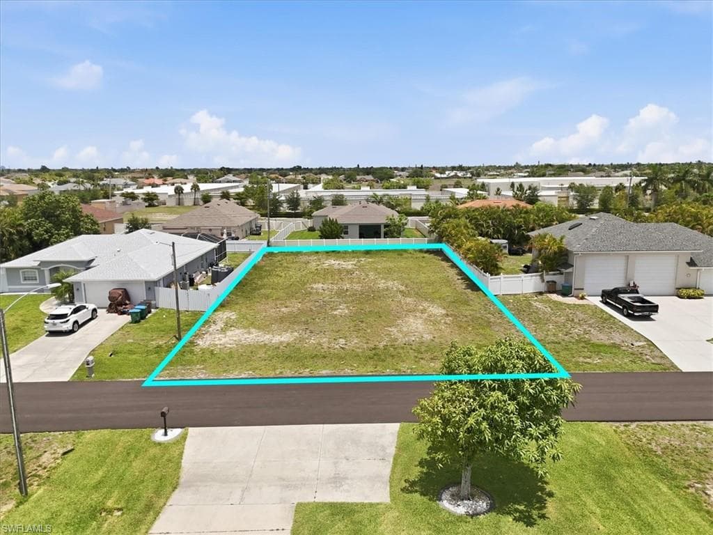 4215 SW 9th PL CAPE CORAL, FL 33914