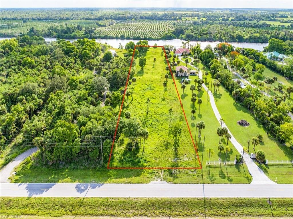 5220 Fort Denaud Road LABELLE, FL 33935
