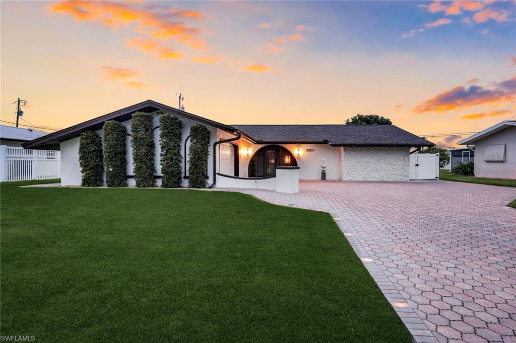 4548 SE 11th PL CAPE CORAL, FL 33904