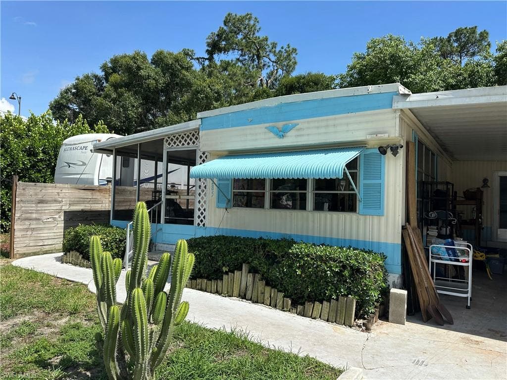 11285 Anglers DR BONITA SPRINGS, FL 34135