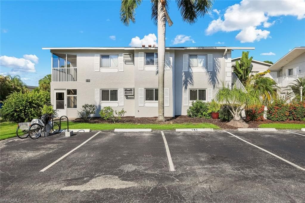 8148 Country RD 101 FORT MYERS, FL 33919