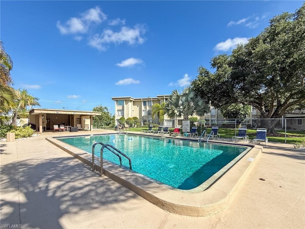 2264 Winkler AVE 107 FORT MYERS, FL 33901