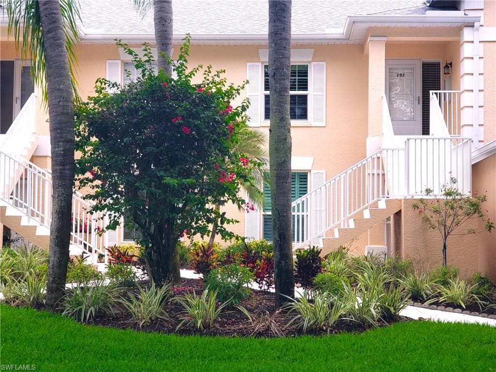 736 Wiggins Lake DR 202 NAPLES, FL 34110