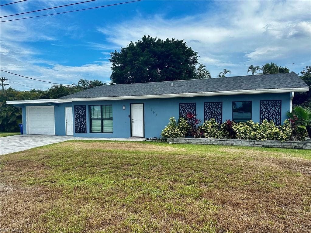 1763 Inlet DR NORTH FORT MYERS, FL 33903