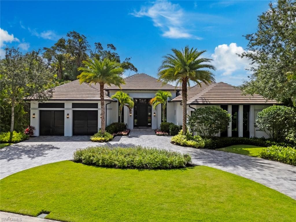 541 Whispering Pine CT NAPLES, FL 34103