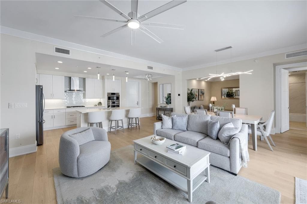 1135 3rd AVE S 518 NAPLES, FL 34102
