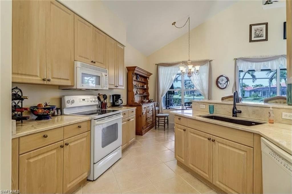 1041 Jardin DR NAPLES, FL 34104