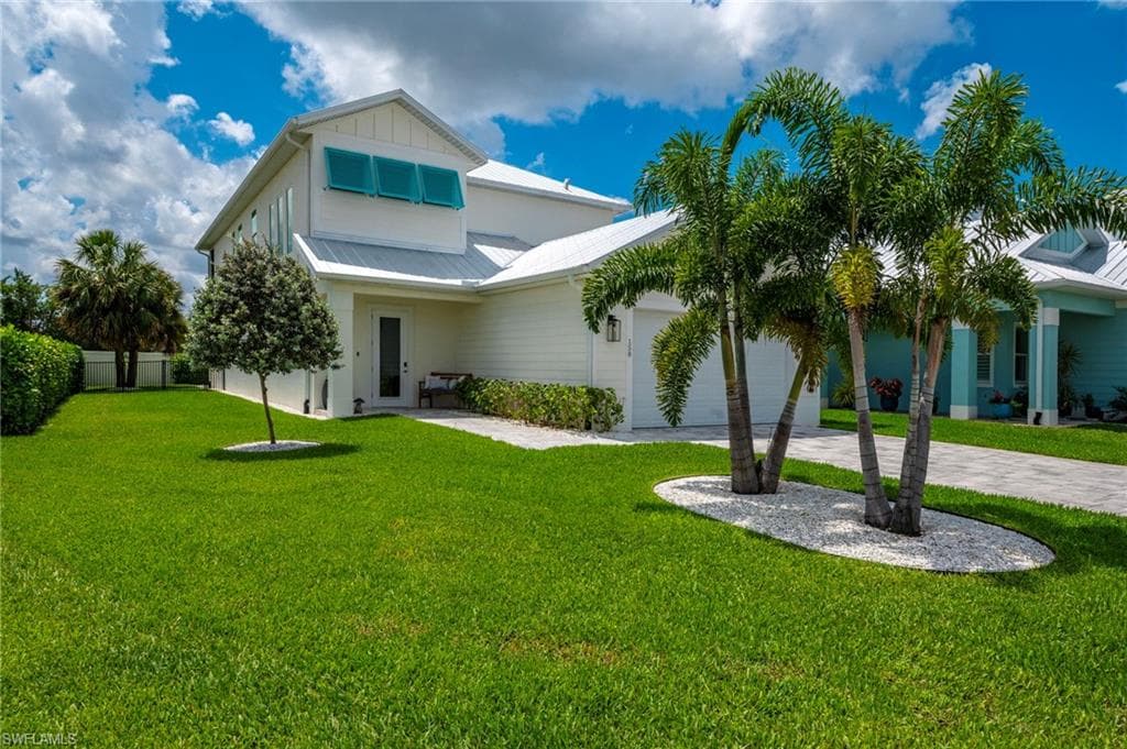 158 Cambria LN NAPLES, FL 34112