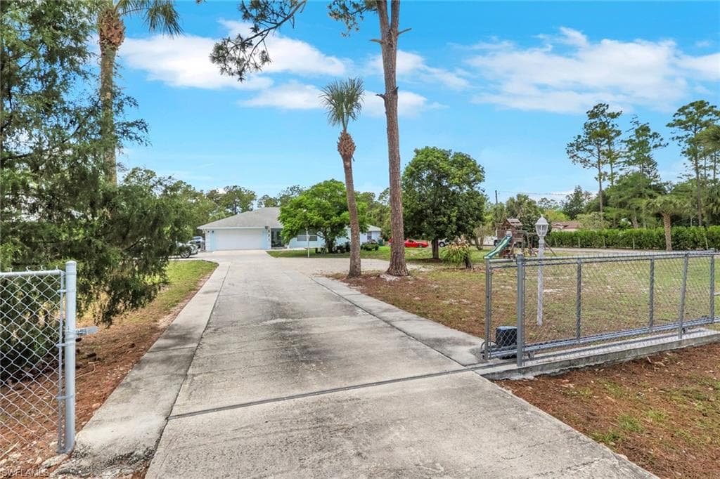 521 31st ST SW NAPLES, FL 34117