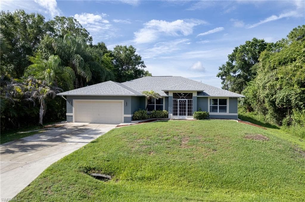 2707 7th ST W LEHIGH ACRES, FL 33971