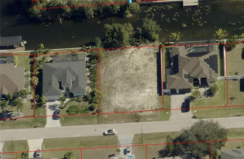 2135 SW 4th CT CAPE CORAL, FL 33991