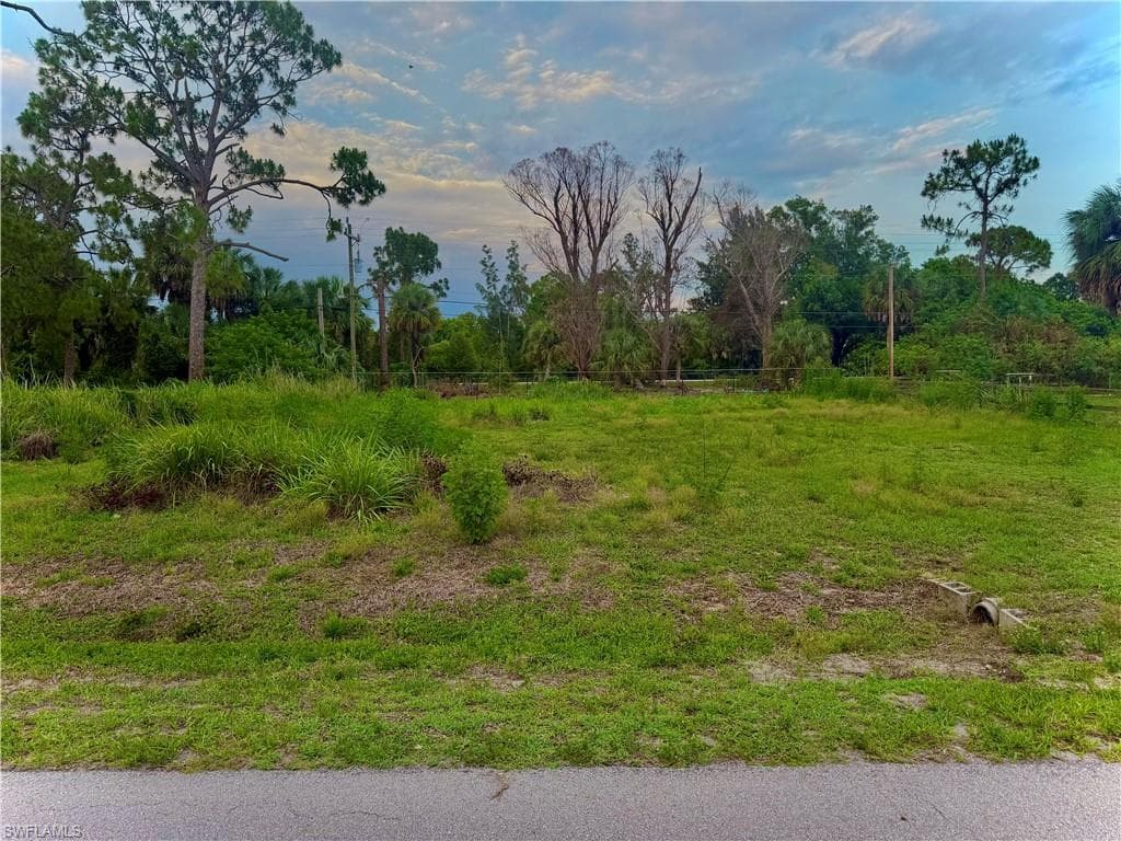 8259 Marx DR NORTH FORT MYERS, FL 33917