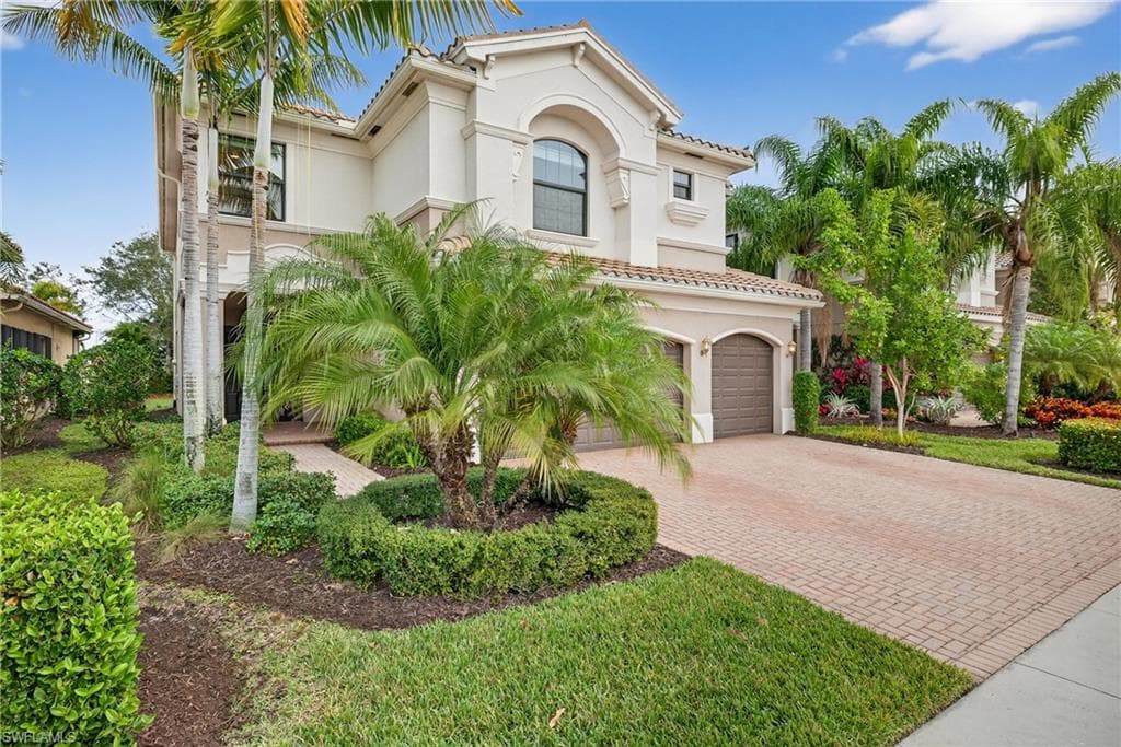 13852 Luna DR NAPLES, FL 34109