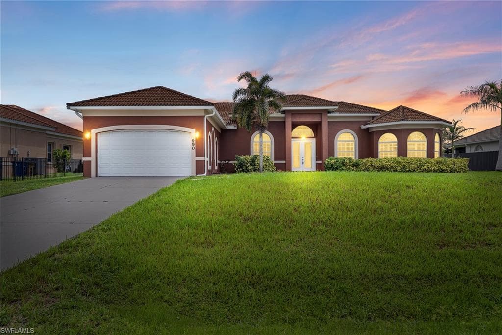 680 Mirror Lakes CT LEHIGH ACRES, FL 33974