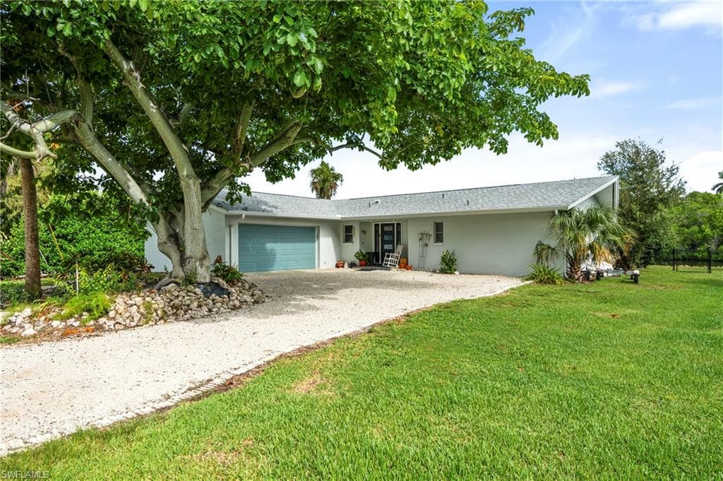 2271 Harbor RD NAPLES, FL 34104