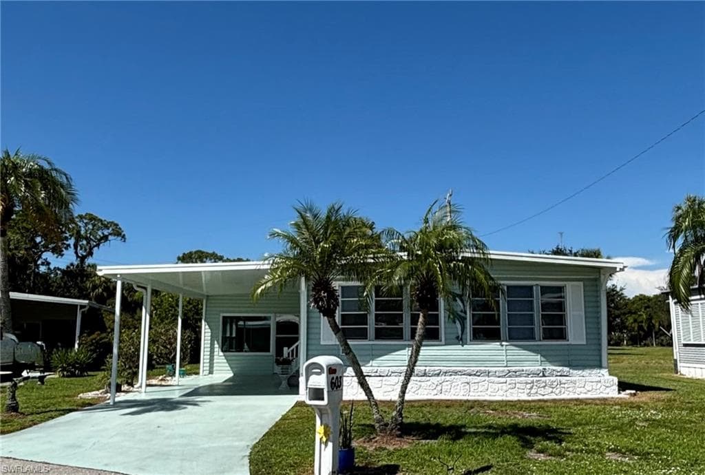 603 Pine Grove CT NORTH FORT MYERS, FL 33917